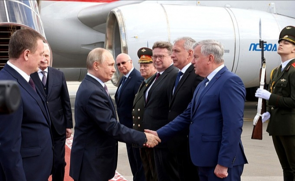 Трамп и Путин: Необычный выбор места для встречи на Аляске что скрывается за этим шагом?