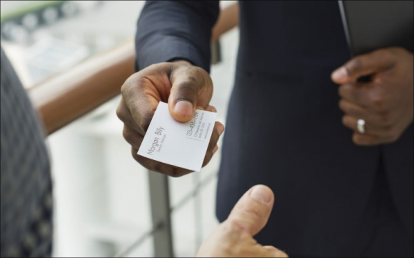 «Нетворкинг в тапочках»: очередной имитационный спектакль вместо реальной пользы