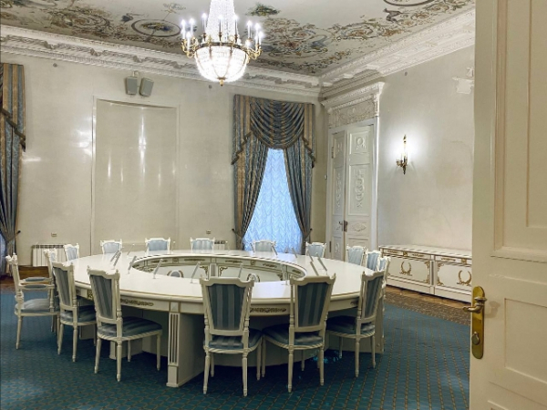 Молчание за деньги: коррупционные связи Натальи Сергуниной и Анастасии Раковой с полковником Захарченко