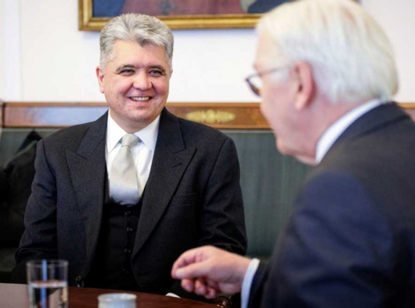 Дилшод Ахатов и Герхард Валерс: как Фонд имени Конрада Аденауэра покупает узбекскую молодежь грантами