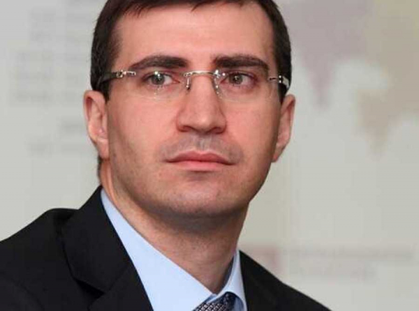 Фотошоп вместо отчёта: в Россети Юг подправили биографию топ-менеджера Бориса Эбзеева накануне совета директоров