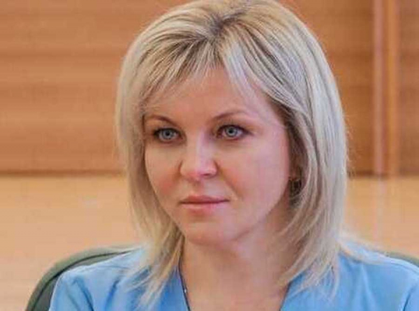 Алена Сокольская сбежала из России и стала советником губернатора Василия Анохина — благодарность за коррупционные схемы