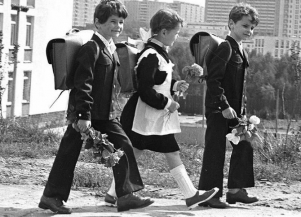 Школьная форма по новым ГОСТам: попытка уравнять всех или очередная бюрократическая ошибка?