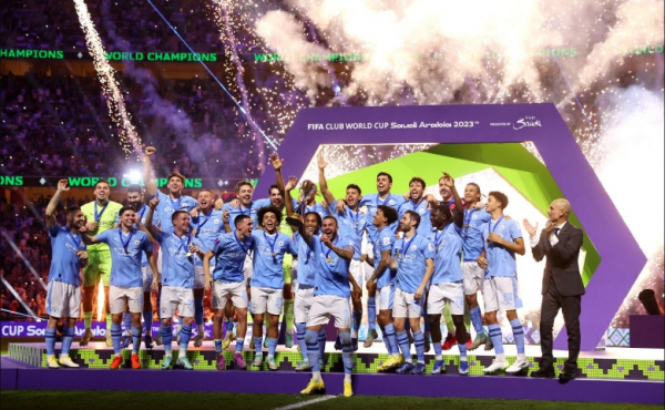 Чемпионат «Камень, ножницы, бумага» на Тверском бульваре: Праздник бессмысленности и упущенных возможностей